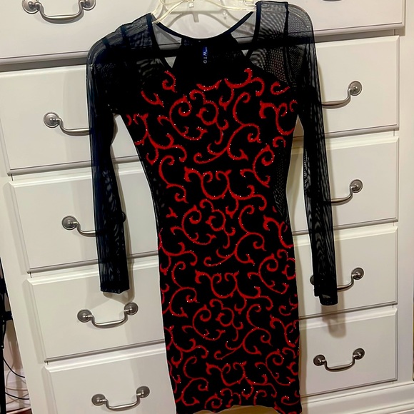 I’m seeking this fancy dress. - Picture 1 of 4